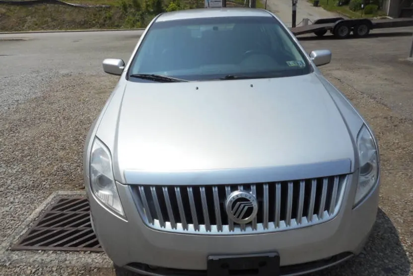 2010 Mercury Milan V6 Premier photo 1