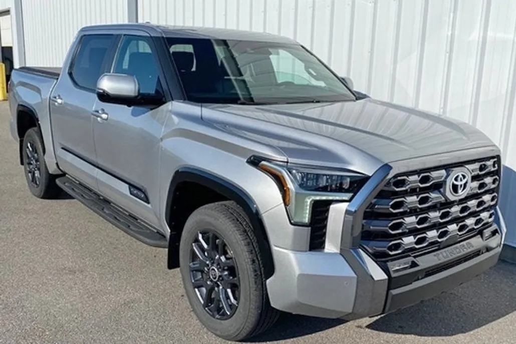 2024 Toyota Tundra Platinum photo 1