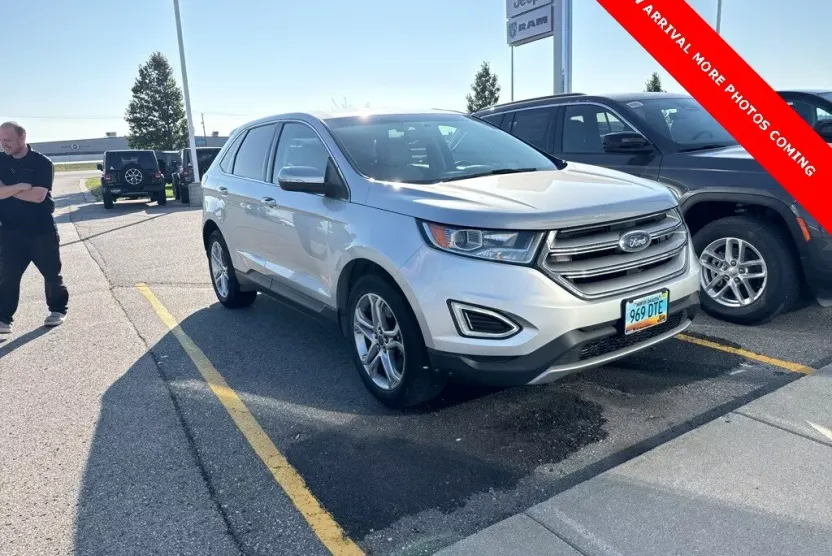 2016 Ford Edge Titanium photo 1