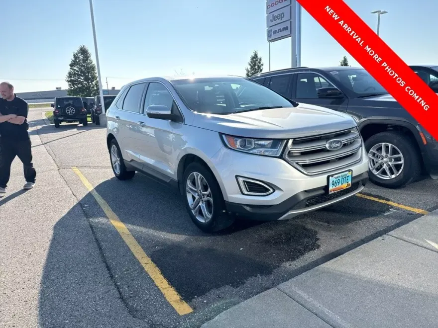2016 Ford Edge Titanium photo 1