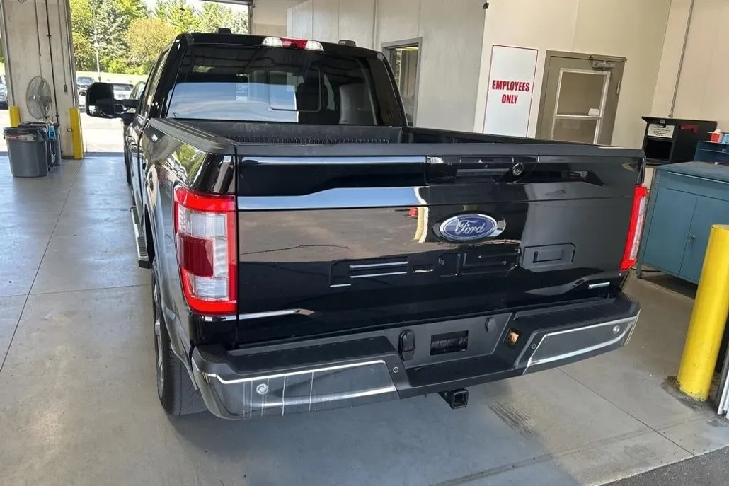 2023 Ford F-150 Lariat photo 1