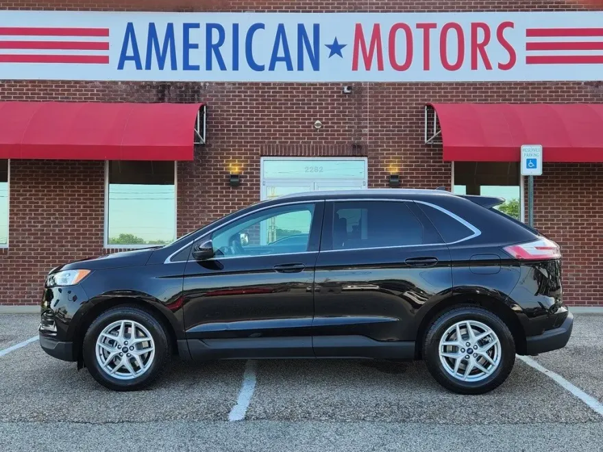 2022 Ford Edge SEL photo 1
