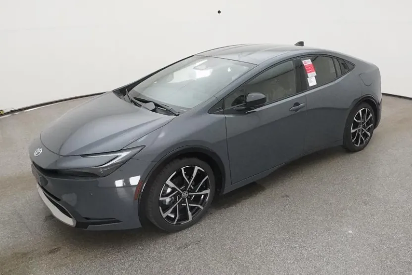 2026 Toyota Prius Plug-in Hybrid XSE photo 1