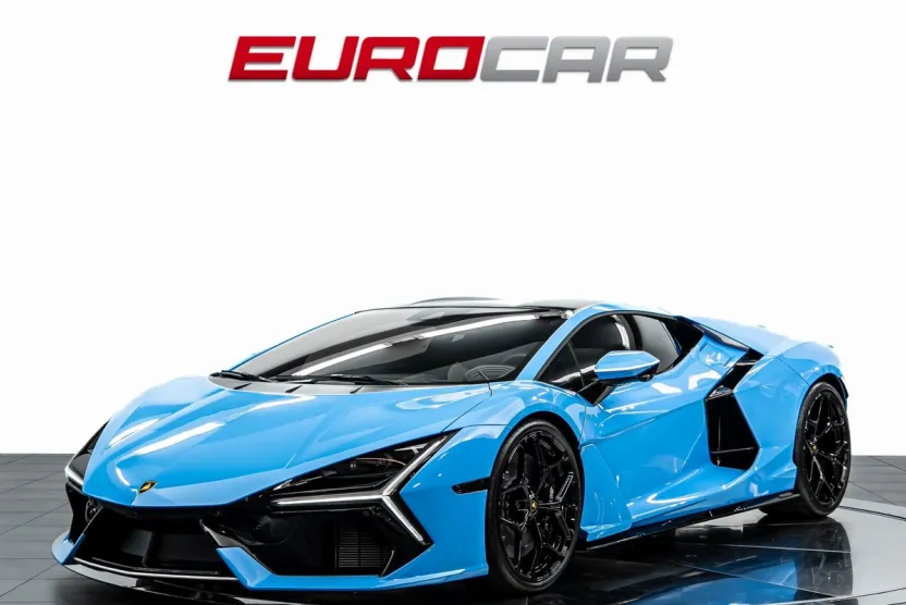 2025 Lamborghini Revuelto photo 1