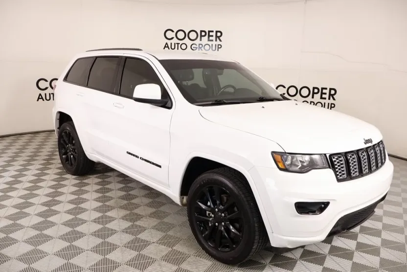 2020 Jeep Grand Cherokee Altitude photo 1