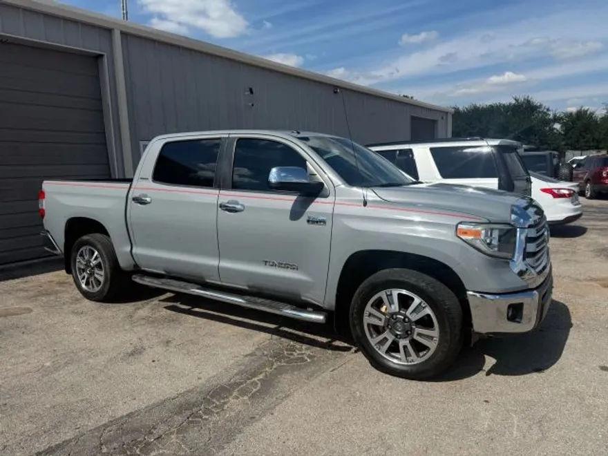 2019 Toyota Tundra CrewMax Limited photo 1