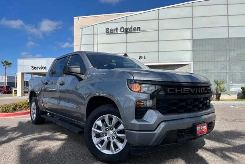 2023 Chevrolet Silverado 1500 Custom photo 1