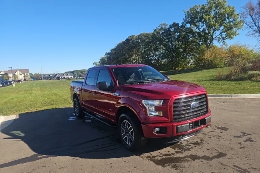 2016 Ford F-150 XLT photo 1