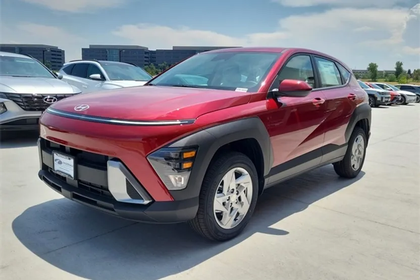 2024 Hyundai Kona SE photo 1