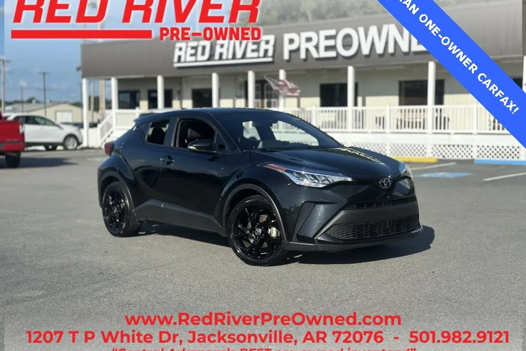 2022 Toyota C-HR XLE photo 1