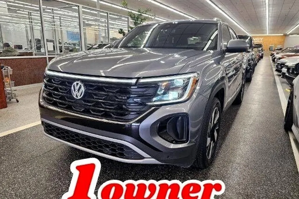 2024 Volkswagen Atlas Cross Sport SE Technology photo 1