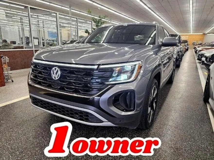 2024 Volkswagen Atlas Cross Sport SE Technology photo 1