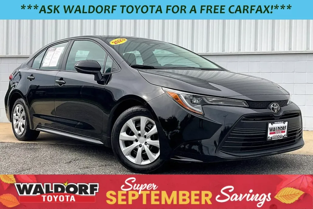 2023 Toyota Corolla LE photo 1