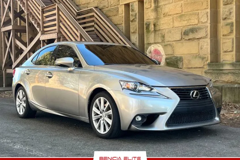 2015 Lexus IS 250 photo 1