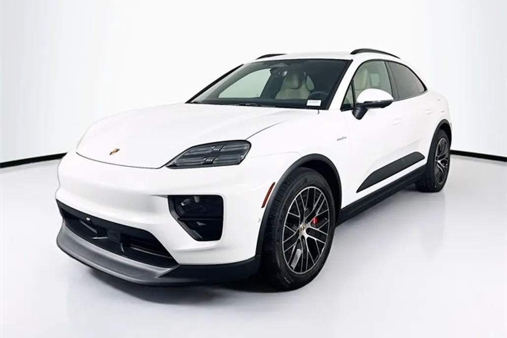 2025 Porsche Macan Electric photo 1