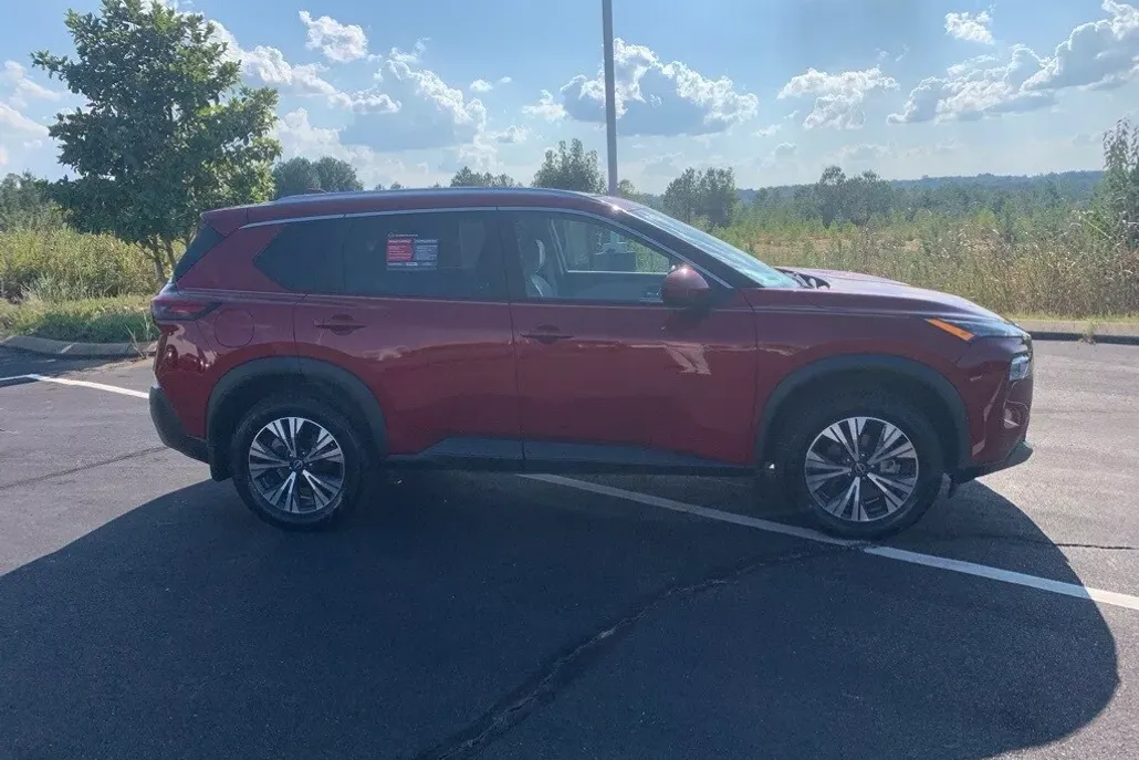 2023 Nissan Rogue SV photo 1