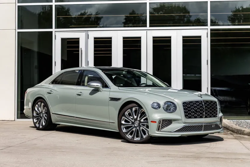 2025 Bentley Flying Spur Speed photo 1