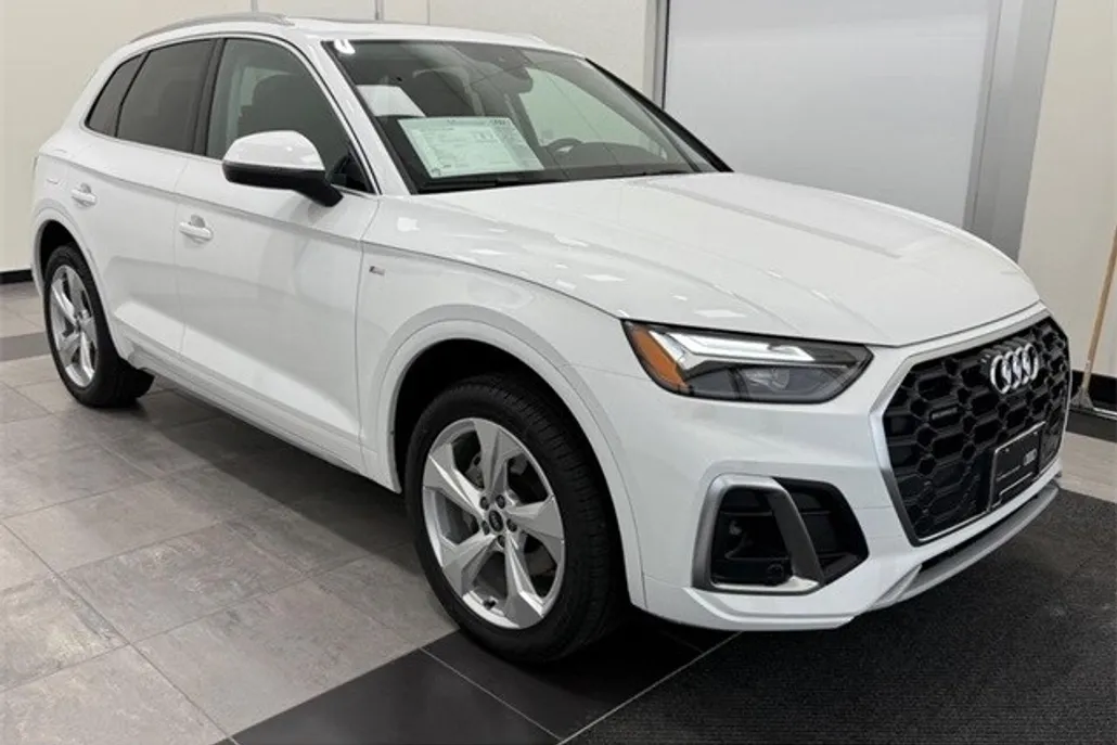 2024 Audi Q5 45 S line Premium photo 1