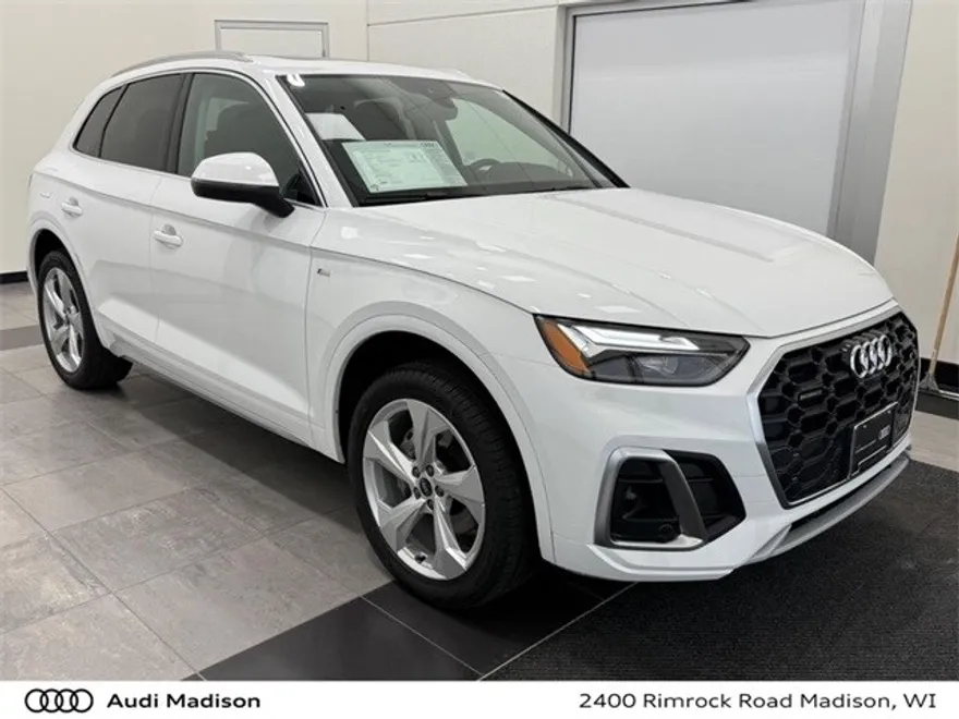 2024 Audi Q5 45 S line Premium photo 1