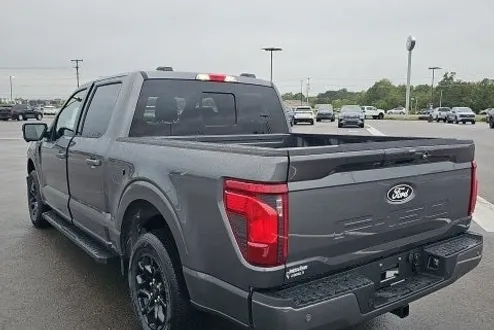 2025 Ford F-150 XLT photo 2
