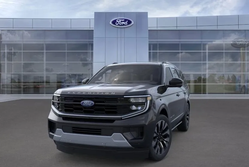 2025 Ford Expedition Platinum photo 1