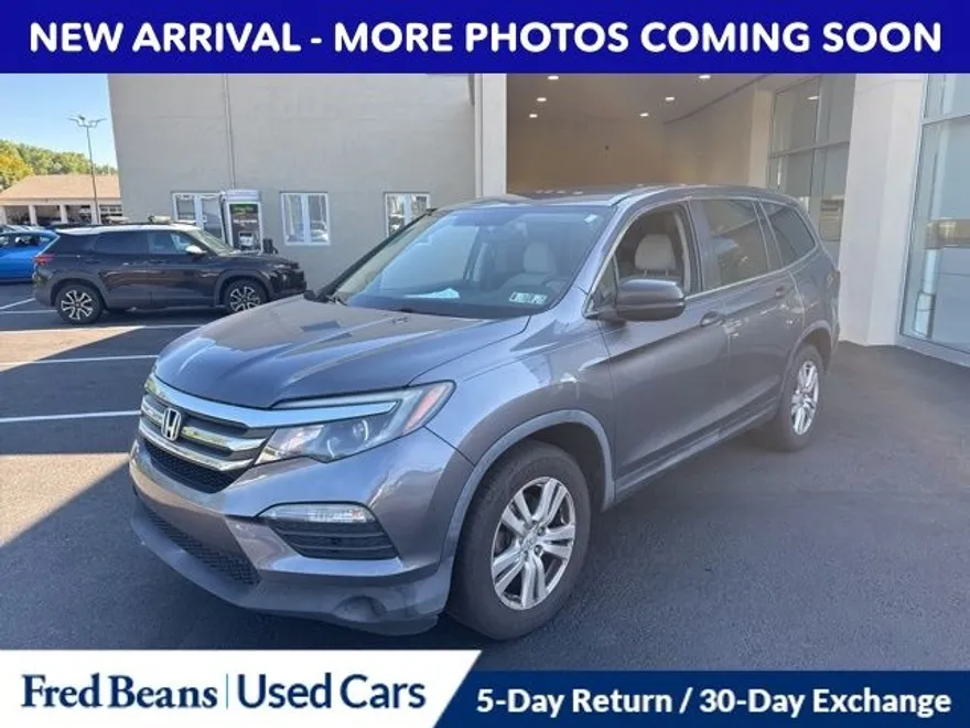 2016 Honda Pilot LX photo 1