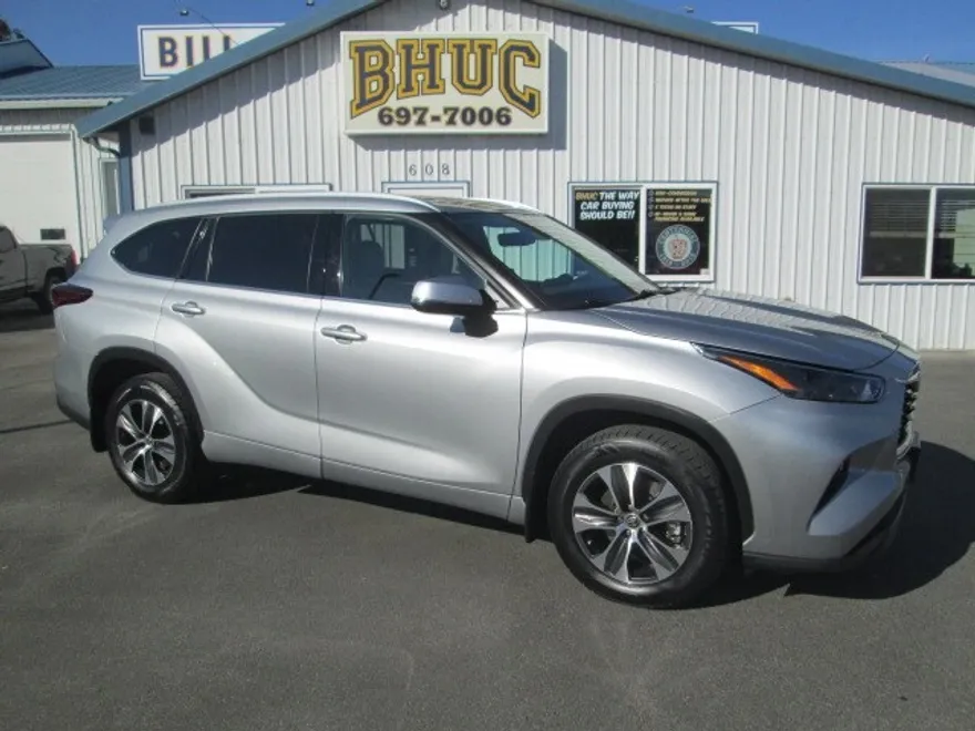 2022 Toyota Highlander XLE photo 1