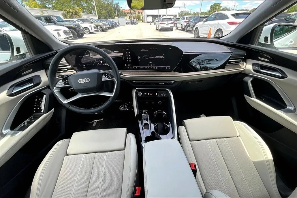 2025 Audi Q5 2.0T Premium Plus photo 1