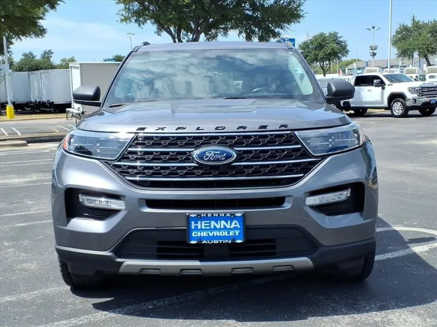 2022 Ford Explorer XLT photo 1