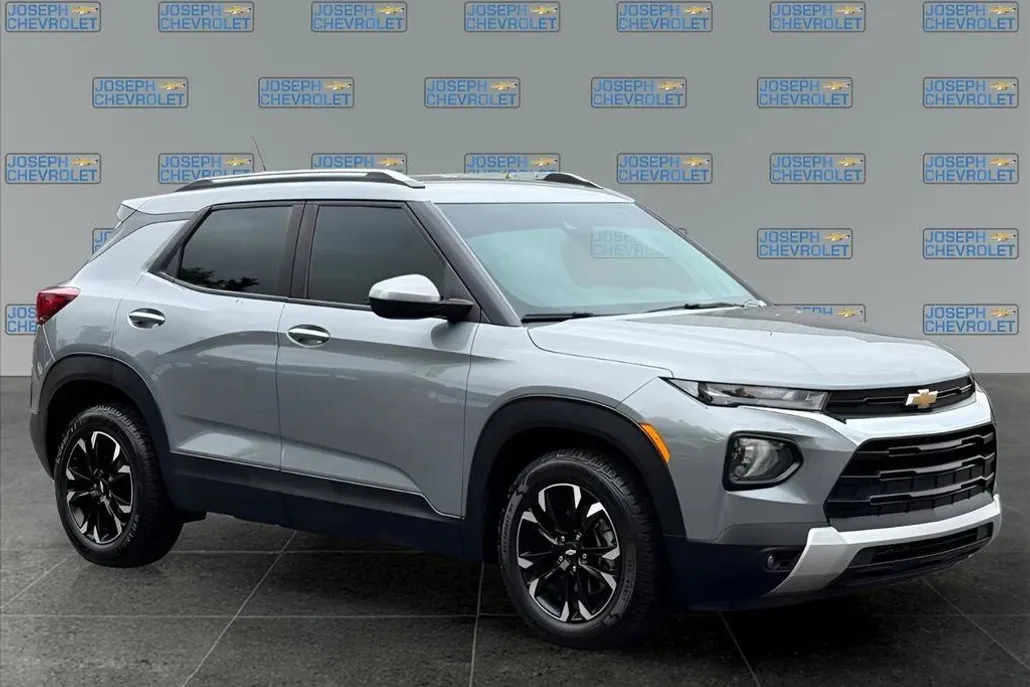 2023 Chevrolet Trailblazer LT photo 1