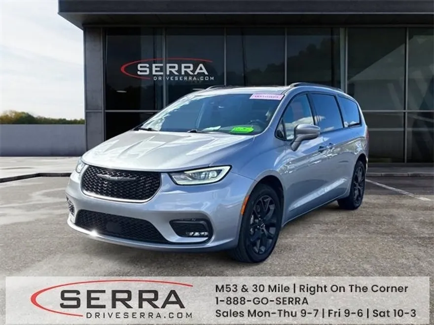 2021 Chrysler Pacifica Limited photo 1