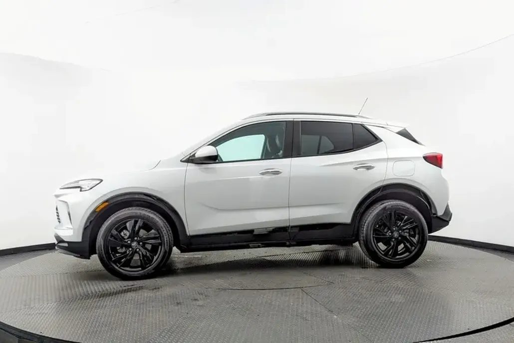 2024 Buick Encore GX Sport Touring photo 1