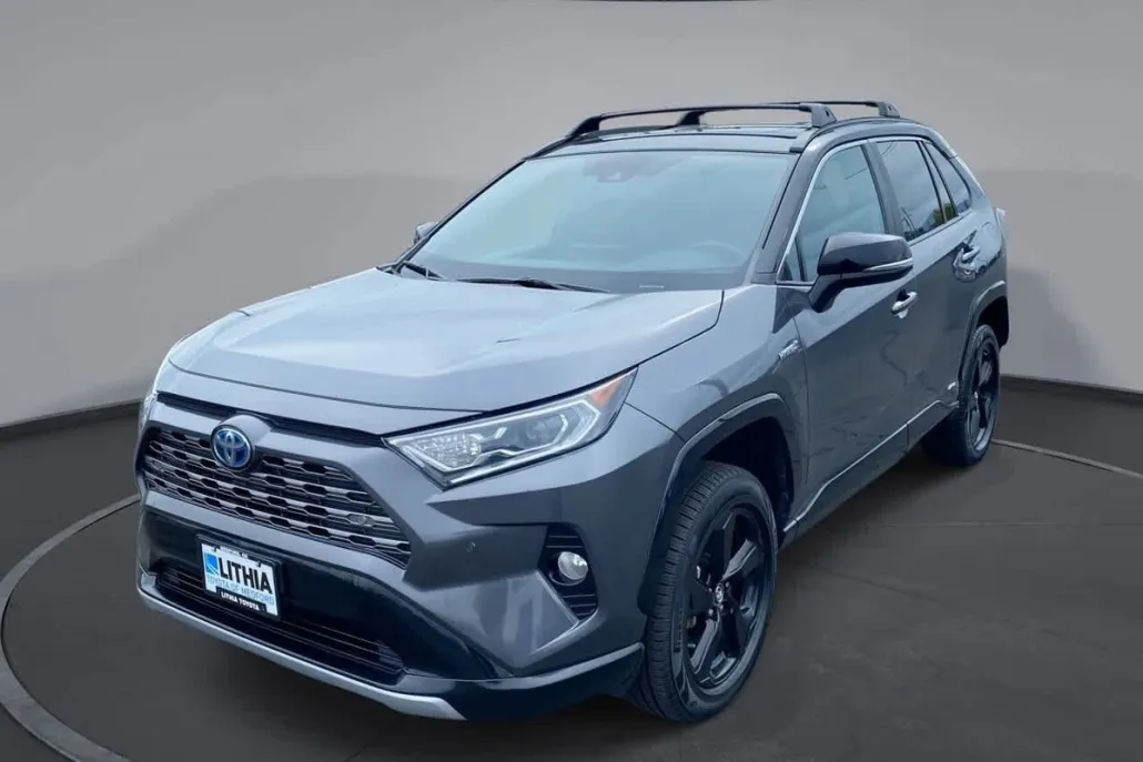 2020 Toyota RAV4 Hybrid XSE photo 1