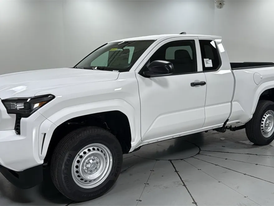 2025 Toyota Tacoma SR XtraCab photo 1