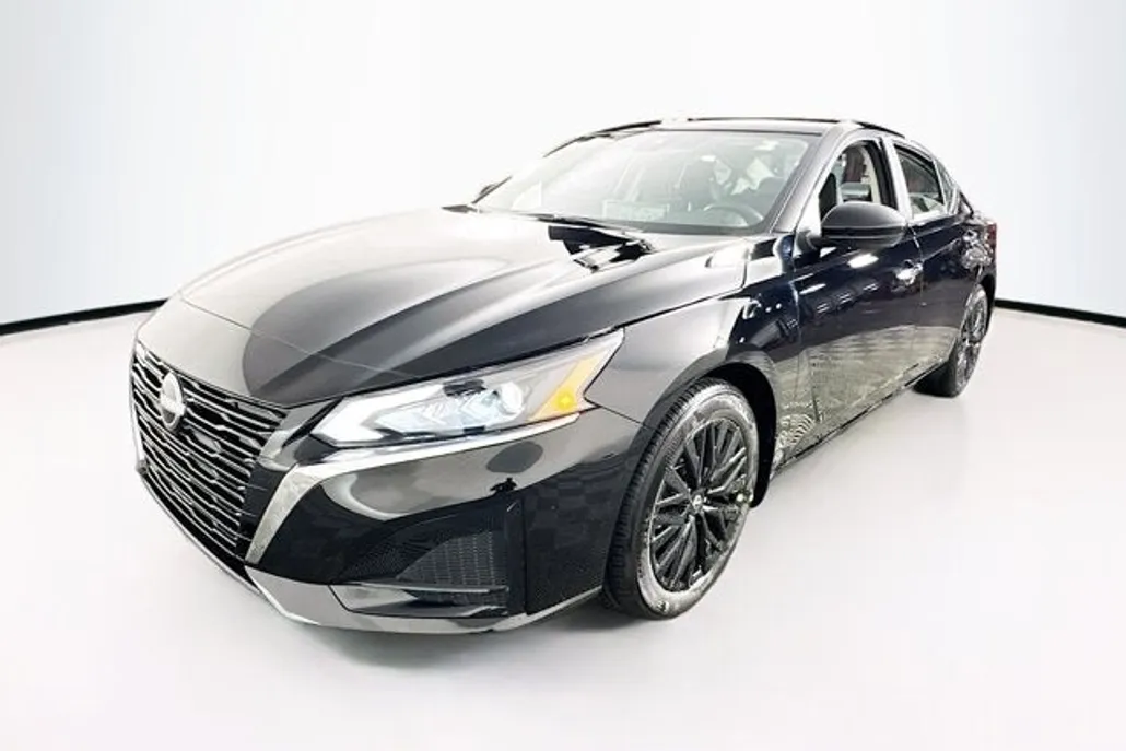 2025 Nissan Altima SV photo 1