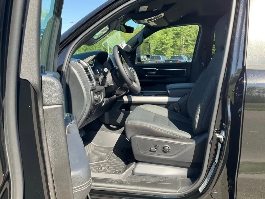 2025 Ram 1500 Big Horn photo 1