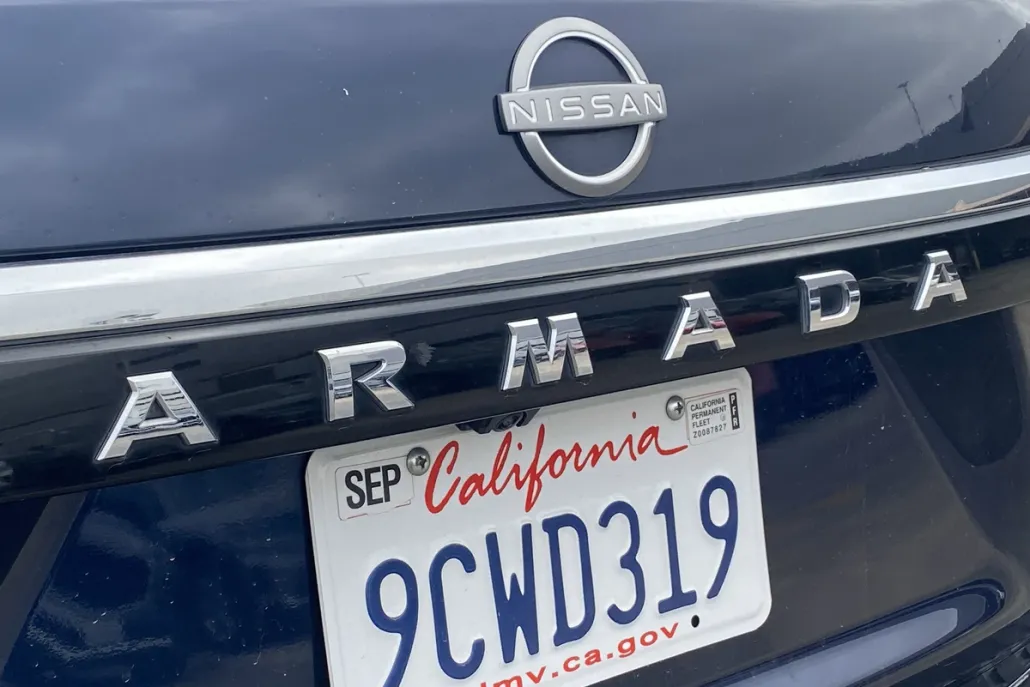 2022 Nissan Armada SL photo 1