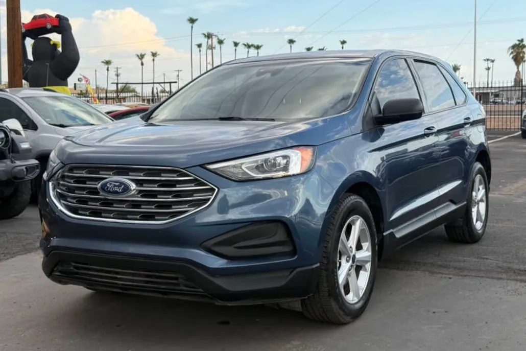 2019 Ford Edge SE photo 1