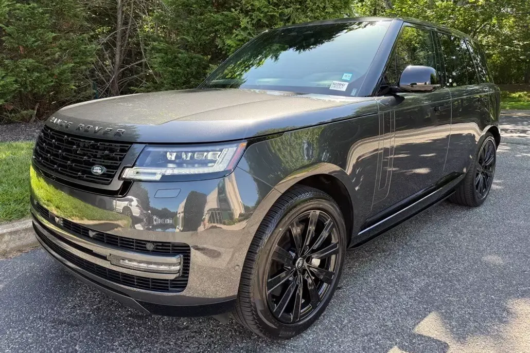 2025 Land Rover Range Rover SE photo 1