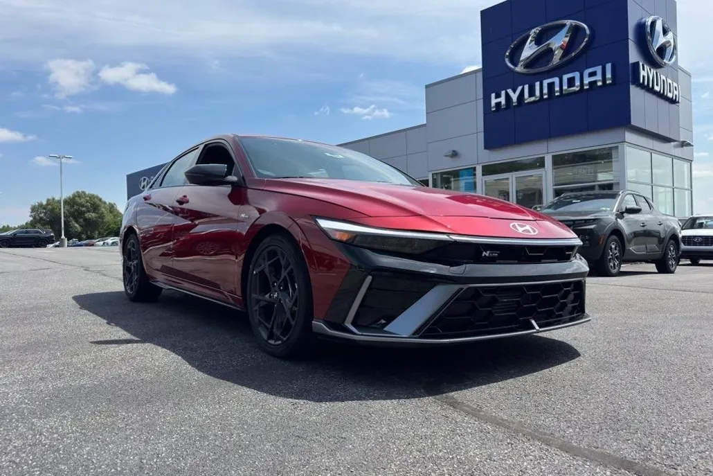 2025 Hyundai Elantra N Line photo 1