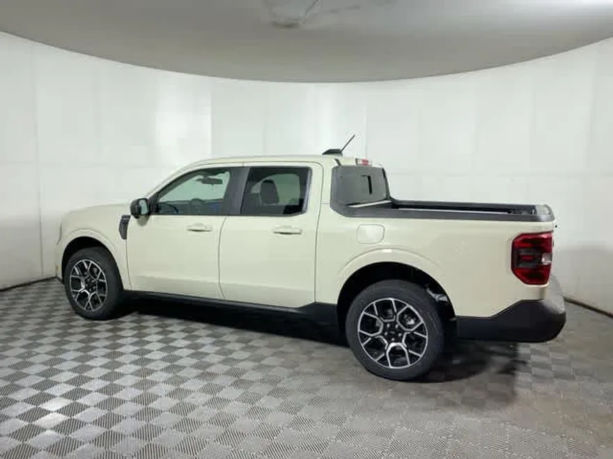 2025 Ford Maverick Lariat photo 1