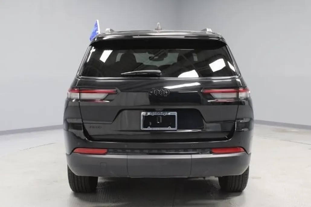 2024 Jeep Grand Cherokee Altitude photo 1