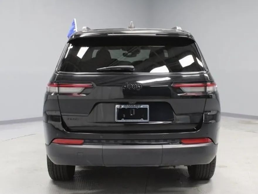 2024 Jeep Grand Cherokee Altitude photo 1