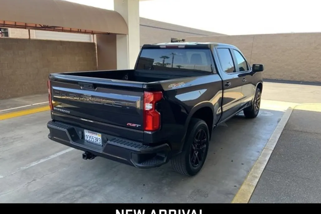 2023 Chevrolet Silverado 1500 RST photo 1