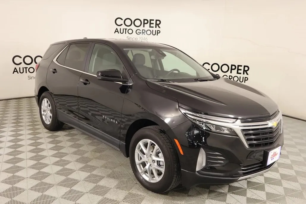 2024 Chevrolet Equinox LT photo 1