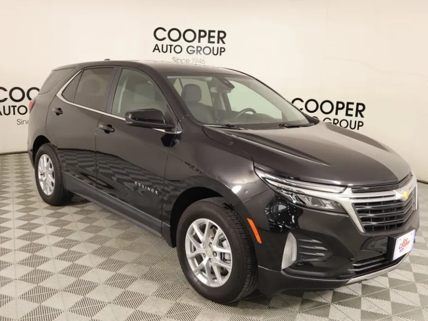 2024 Chevrolet Equinox LT photo 1