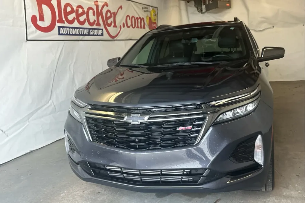 2023 Chevrolet Equinox RS photo 1