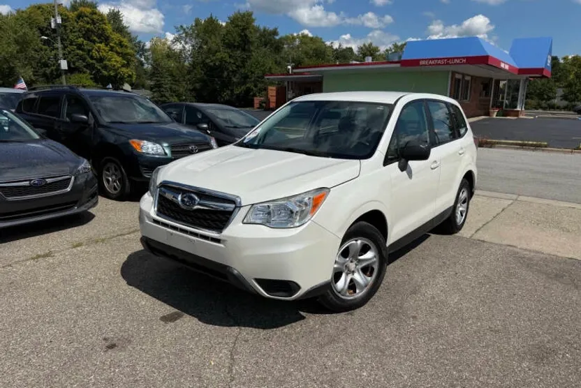 2015 Subaru Forester 2.5i photo 1
