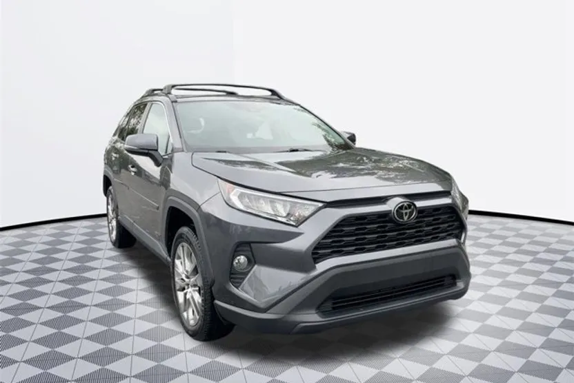 2021 Toyota RAV4 XLE Premium photo 1