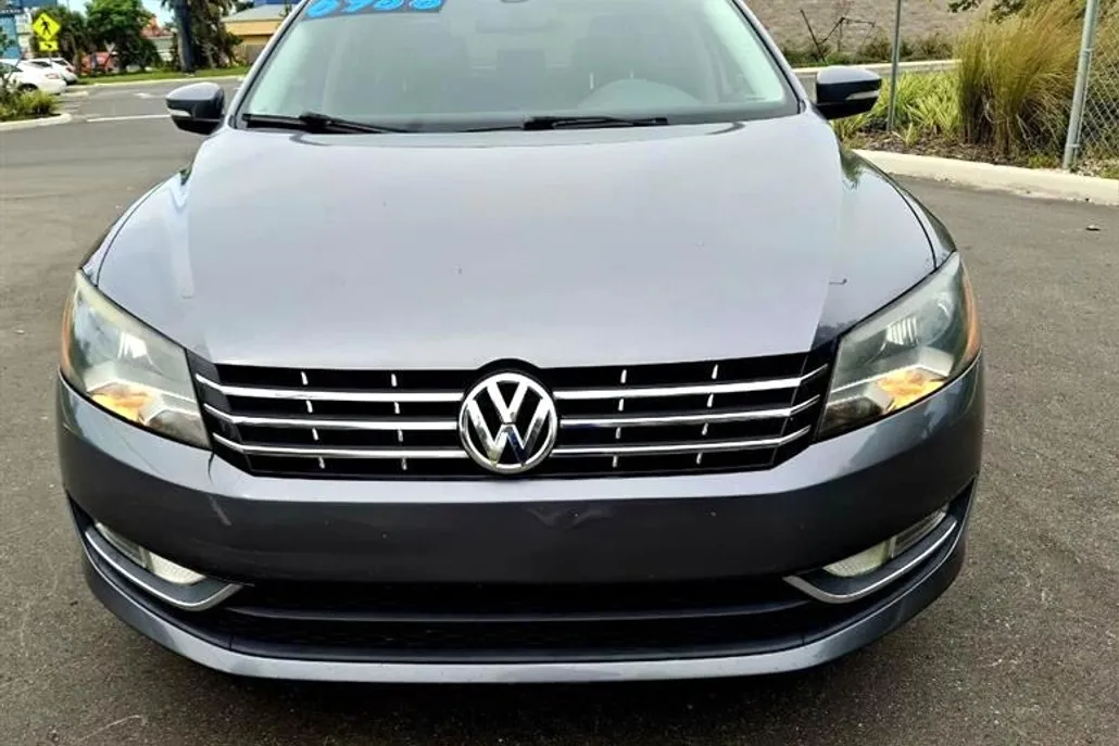 2014 Volkswagen Passat TDI SE photo 1